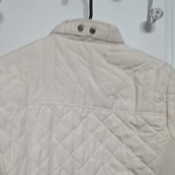 Elegant Cream Quilted Women's Jacket - Picture 11 of 14